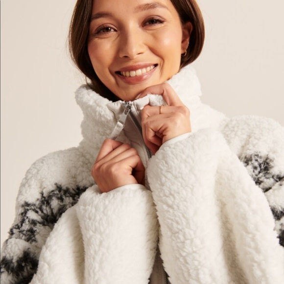 NWT Sherpa Half-Zip Sweater - Picture 5 of 6